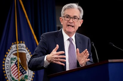 El presidente de la Reserva Federal (Fed) de EUA, Jerome Powell (foto), reconoció este martes que el brote de coronavirus podría perturbar la economía china y la global. (ARCHIVO) 