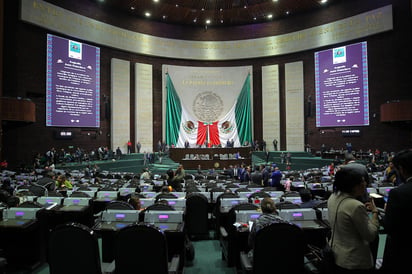  La Cámara de Diputados aprobó la convocatoria para el proceso de elección de 4 consejeros del Instituto Nacional Electoral (INE) con el voto unánime de todos los grupos parlamentarios, pero la oposición pidió que también el resultado final sea por consenso, y no por mayoría. (NOTIMEX)