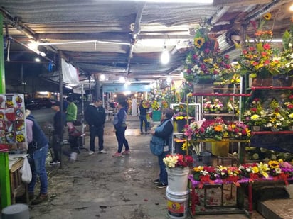 Los comerciantes dijeron que ayer había poca venta a diferencia de hace algunos años. (EL SIGLO DE TORREÓN)