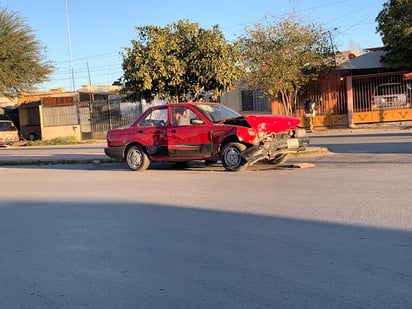 Adultos mayores son víctimas de fuerte choque; la pareja resultó lesionada y fue trasladada a la Clínica 16 del IMSS. (EL SIGLO DE TORREÓN)