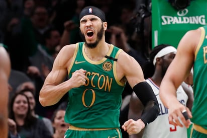 Jayson Tatum lideró a Boston con un total de 39 unidades en el duelo que ganaron frente a los Clippers. (AP)