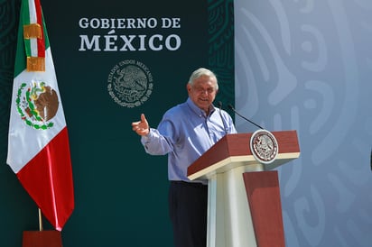 El presidente señaló que los delincuentes que enfrentan a los elementos de la Guardia Nacional 'pueden ser hasta familiares, hermanos, primos que se fueron por el camino equivocado, pero aunque no sean familiares, todos los seres humanos merecen respeto'. (NOTIMEX)