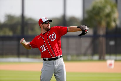 Max Scherzer abrirá el juego de pretemporada del sábado en el que los Nacionales se enfrentarán a los polémicos Astros. (AP)