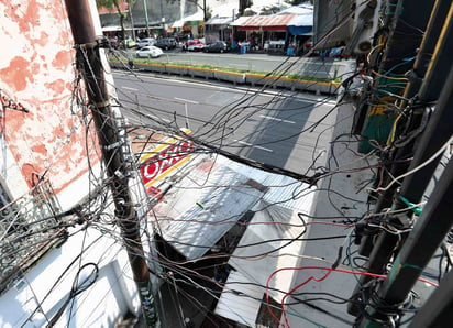 Más de la mitad de las pérdidas de la Comisión Federal de Electricidad corresponden al robo de luz. (ARCHIVO) 