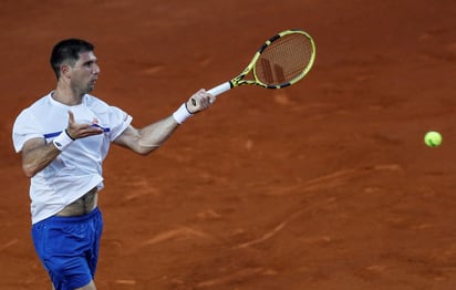 Cristian Garín derrotó 6-4, 6-3 al argentino Federico Delbonis. (EFE)