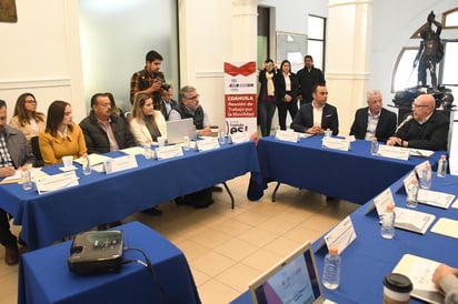 El subsecretario de Transporte y Movilidad, Rodolfo José Navarro, afirmó que se trata de la cuarta ocasión en la que se comparten puntos de vista y buscan acuerdos en el estado de Coahuila, misma situación que buscan en Torreón y en los próximos meses. (FERNANDO COMPEÁN)