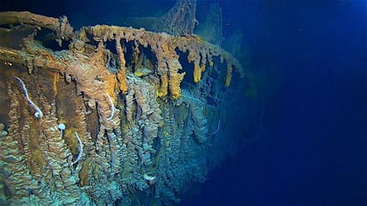 La empresa que ha recuperado cubiertos de plata, porcelana y monedas de oro de los restos del Titanic ahora pretende sacar el telégrafo que transmitió los mensajes de auxilio cada vez más desesperados. (ARCHIVO) 