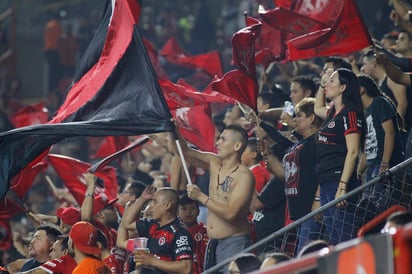 Xolos advirtió que si alguno de sus aficionados hace expresiones homofóbicas en el juego contra Chivas, se le quitará su Xolopass. (ARCHIVO)