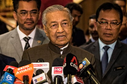 Mahathir también renunció como presidente honorífico de su formación, el Partido de los Pueblos Indígenas de Malasia. (EFE)