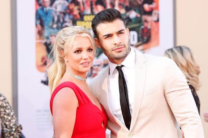 Aunque muy pocos creyeron en la duración del romance entre la princesa del pop, Britney Spears, y su novio, Sam Asghari, doce años menor que ella, la pareja se ha mantenido junta y estable aun en las circunstancias más difíciles. (ARCHIVO)