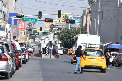 Tafoya indicó que el servicio del Metrobús iniciará a las 5 a.m. y terminará a las 12 a.m. (EL SIGLO DE TORREÓN)