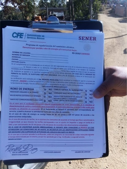 Usuarios en redes sociales denunciaron a falsos inspectores de CFE que buscan supuestas anomalías en las viviendas. (EL SIGLO DE TORREÓN)