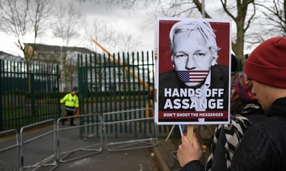 La jueza Vanessa Baraitser, de la corte británica de Woolwich, pospuso hasta mayo próximo el juicio de extradición para el fundador de WikiLeaks, Julian Assange. (ARCHIVO) 