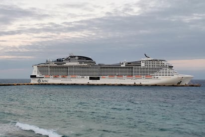 Se prohibió el desembarco de los ciudadanos italianos del Costa Luminosa con base en las restricciones de viaje impuestas el jueves. (ARCHIVO)