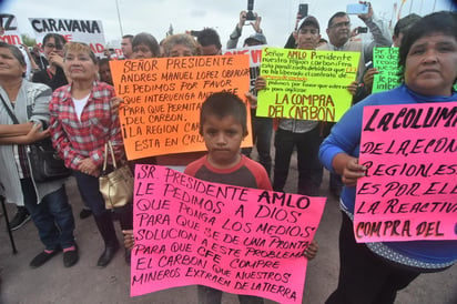 El evento fue organizado en la asociación ganadera de Sabinas, y estuvieron presentes los alcaldes de los municipios de la región carbonífera, el diputado federal Lenin Pérez y diputados locales de la Comisión de energía del congreso local.
(EL SIGLO DE TORREÓN)