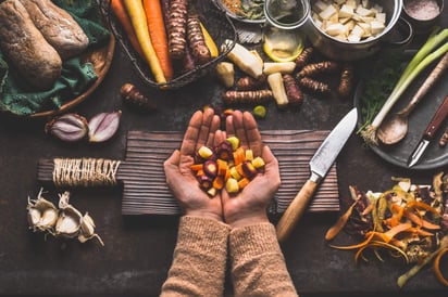 Para muchos puede parecer contraproducente, lo cierto es que las proteínas que se estarán dejando de consumir son las mismas que se pueden ganar con otros alimentos, sin embargo, según la Organización Mundial de la Salud, estarías sacando de tus alimentos uno de los grandes agentes cancerígenos.  (ARCHIVO) 