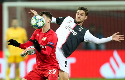 Daniele Rugani (d) durante un juego de la 'Juve' el año pasado. (EFE)