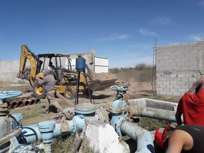 Piden a la ciudadanía paciencia por el problema que se enfrenta por la baja presión de agua. (EL SIGLO DE TORREÓN) 