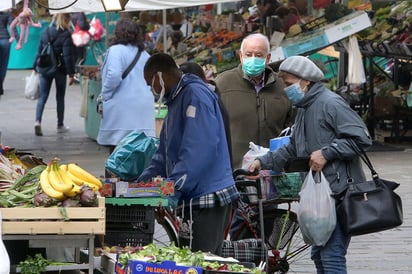 Los casos positivos actuales son ya 12,839, un incremento de más de 2,000 en solo un día, y 1,258 personas se han curado. (EFE)