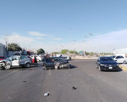 Las cuatro personas presentaban múltiples golpes y heridas, por lo que fueron trasladadas al hospital del ISSSTE para su valoración médica. (EL SIGLO DE TORREÓN)