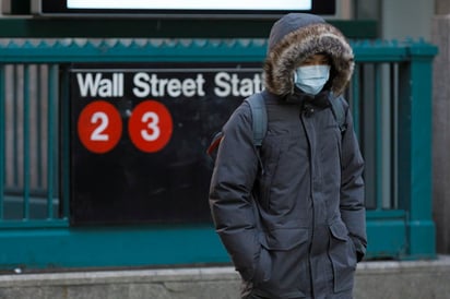 La ciudad de Nueva York pidió este martes a sus habitantes que se preparen para la posibilidad de que se les ordene quedar recluidos en sus casas. (ARCHIVO) 