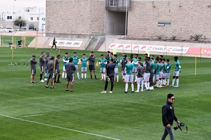 El primer equipo albiverde ya fue notificado de las medidas a tomar durante la cuarentena voluntaria. (ARCHIVO)