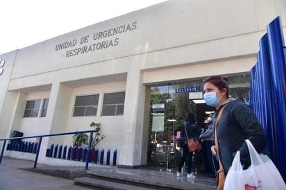 Aproximadamente 14 personas aproximadamente, fueron desalojados del área de urgencias del Instituto Nacional de Enfermedades Respiratorias (INER), porque un hombre de 40 años con neumonía y sospecha de COVID-19 entró a esta zona. (EL UNIVERSAL)
