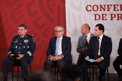 La Secretaría de la Defensa de México contratará a personal de salud que ayude a atender a lo que consideró 'una emergencia' por la presencia de COVID-19 en el país, donde ya hay más de 500 casos y ocho muertes. (ARCHIVO)