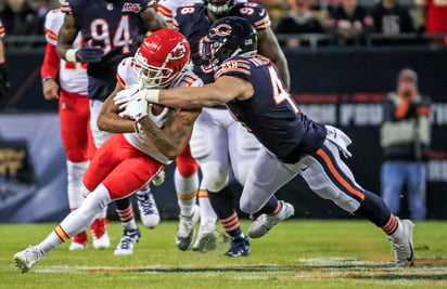 Demarcus (i) alcanzó 32 recepciones y sumó un total de 449 yardas, algo que le valió para continuar con la escuadra campeona de la NFL.