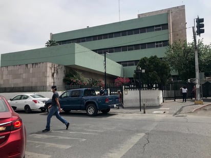 Dijo Rolando Rivero Ceballos que el hecho de que casi el 80 por ciento de los casos de Monclova sean doctores y enfermeras pone en evidencia la carencia del material mínimo indispensable para el personal médico del Seguro Social.(EL SIGLO COAHUILA)

