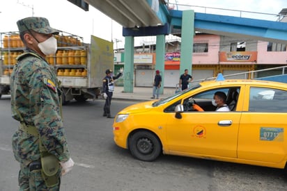 Cuatro periodistas murieron y 14 permanecen aislados en la provincia de Guayas, suroeste de Ecuador, tras presentar síntomas de COVID-19, informó este miércoles la Fundación Andina para la Observación y Estudios de Medios (Fundamedios). (EFE)