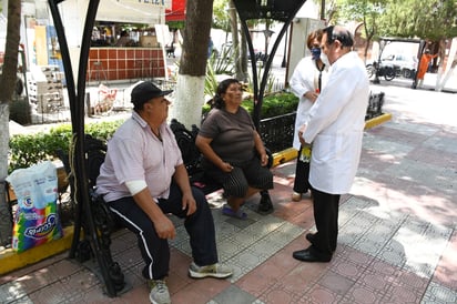 La Dirección de Salud Municipal pide medidas más estrictas para evitar que la gente pasee en parques y plazas públicas de la ciudad.