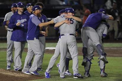 La MLB analiza, según el portal The Athletic, disputar su temporada regular en los estadios que utilizan en los campos de entrenamiento de primavera, que están ubicados en Florida y Arizona, principalmente. (ARCHIVO)