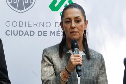 Claudia Sheinbaum, anunció que 10 trabajadores de dependencias capitalinas han dado positivo de COVID-19. (ARCHIVO)