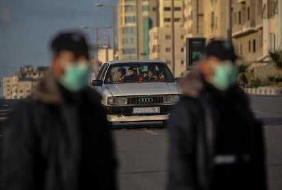 El representante egipcio de la organización Al-Fatah, grupo para la liberación de Palestina, afirmó hoy que el pueblo palestino enfrenta el COVID-19 y la hostilidad israelí. (EFE)