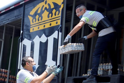 Se dio luz verde a la industria cervecera para continuar con la producción y distribución mientras se atiendan las medidas sanitarias sugeridas para hacer frente a la pandemia del coronavirus. (ARCHIVO)