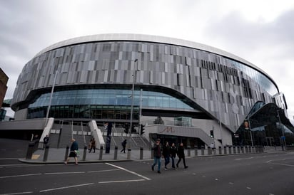 Los Spurs se convirtieron en el primer equipo de la Premier League en convertir su estadio en hospital. (ARCHIVO)