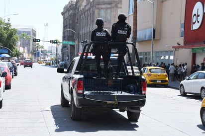 La pareja fue detenida por los agentes de la Policía Municipal de Torreón. (EL SIGLO DE TORREÓN)