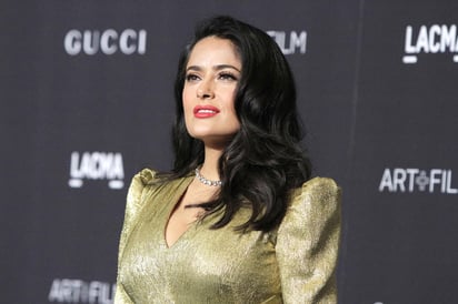 Salma Hayek saltó a la fama por interpretar algunos personajes en México, pero cuando decidió mudarse a la meca del cine en Hollywood, tuvo que afrontar los estereotipos de los latinos. (ARCHIVO)