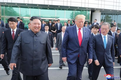 El presidente de Estados Unidos, Donald Trump, aseguró este martes que no tiene confirmación sobre los supuestos problemas de salud del líder de Corea del Norte, Kim Jong-un, pero expresó su simpatía por él y le deseó 'lo mejor'. (ARCHIVO)