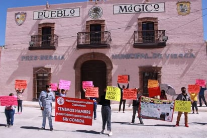 Los antorchistas piden apoyos alimentarios en la presidencia municipal de Viesca. (EL SIGLO DE TORREÓN) 