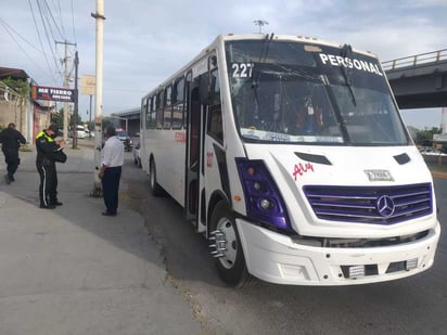 El conductor del autobús de pasajeros fue presentando ante la autoridad competente y la unidad, enviada a un corralón. (EL SIGLO DE TORREÓN)