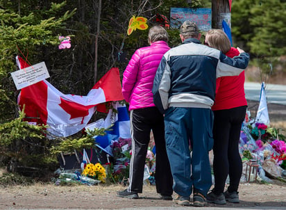 El tiroteo más sangriento de la historia moderna de Canadá, que causó la muerte a 23 personas durante el fin de semana pasado, se inició como un caso de violencia doméstica cuando el supuesto autor de la masacre, Gabriel Wortman, atacó a su novia. (AP)