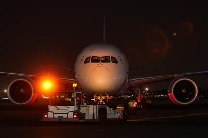 Esta acción forma parte del puente aéreo que autoridades de ambos países establecieron luego que el gobierno federal compró 56 millones de dólares en equipo médico para personal y hospitales. (ARCHIVO)