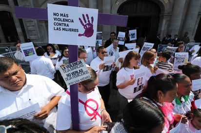 En las últimas 24 horas, la Fiscalía General del Estado de Guanajuato confirmó el asesinato de cinco mujeres en León, Salamanca y Celaya. (ARCHIVO)