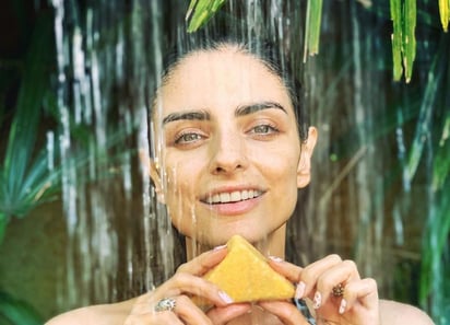 A través de su cuenta de Instagram, Aislinn Derbez respondió a las críticas recibidas tras compartir una fotografía en bikini. (INSTAGRAM)
