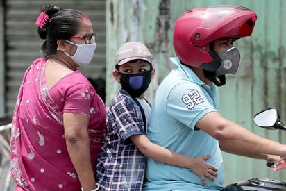 De los datos de pacientes con COVID-19 examinados, más del 70 por ciento de los que murieron eran hombres, lo que significa -precisa Yang- que los varones tienen una tasa de mortalidad casi 2.5 veces mayor que las mujeres.
(ARCHIVO)