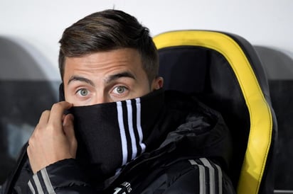 Paulo Dybala, dio positivo por cuarta ocasión en un test de COVID-19 en seis semanas. (ARCHIVO)