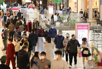 Restaurantes y comercios del Mall de las Águilas de la fronteriza ciudad texana de Eagle Pass abrieron sus puertas al comercio este primero de mayo. (ARCHIVO)