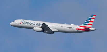 La aerolínea estadounidense American Airlines anunció la puesta en marcha de un vuelo directo y diario entre el aeropuerto de Madrid Barajas y el de Forth Worth de Dallas (Texas). (ARCHIVO)